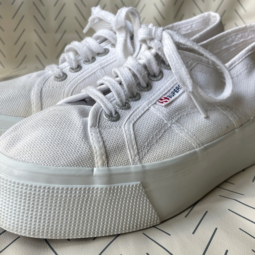 Superga 2790 Platform Sneaker 
Size: 8 (39 EU)
Color: White